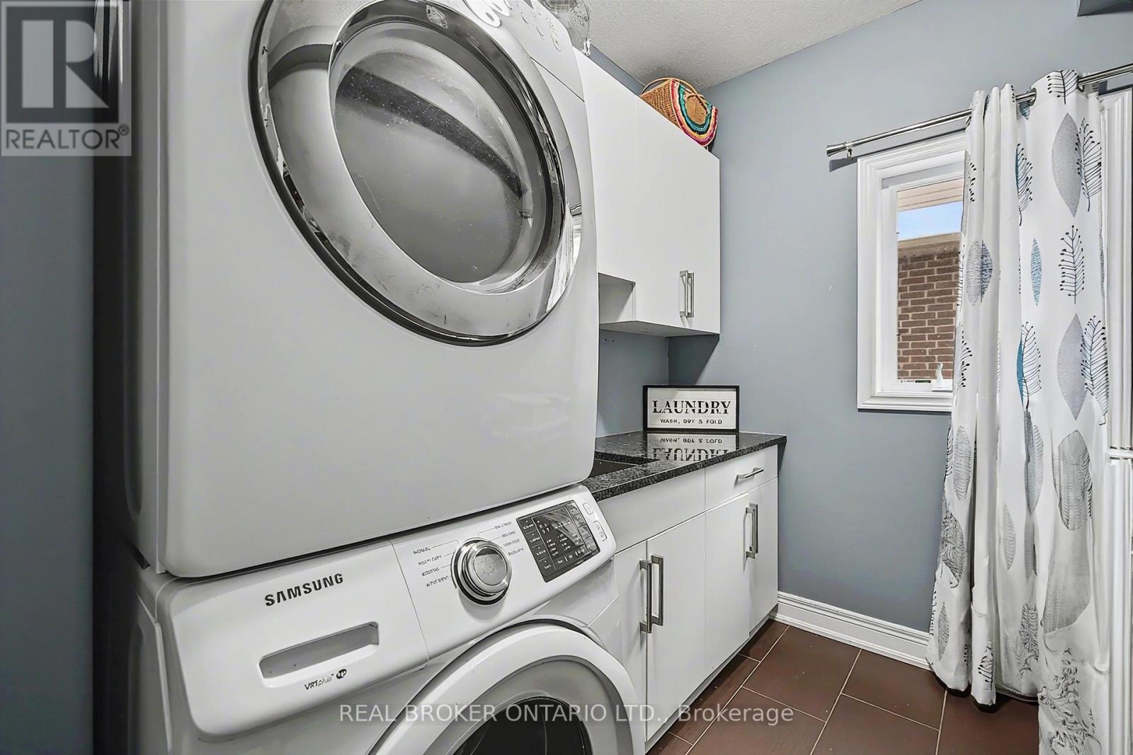 219 Walker Street, Cambridge, ON - Indoor Photo Showing Laundry Room