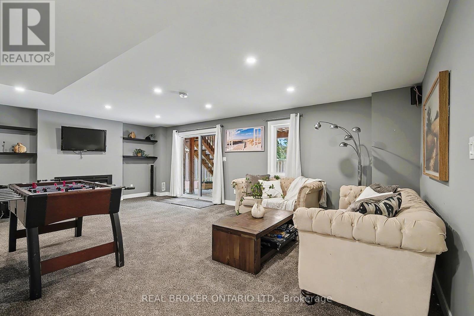 219 Walker Street, Cambridge, ON - Indoor