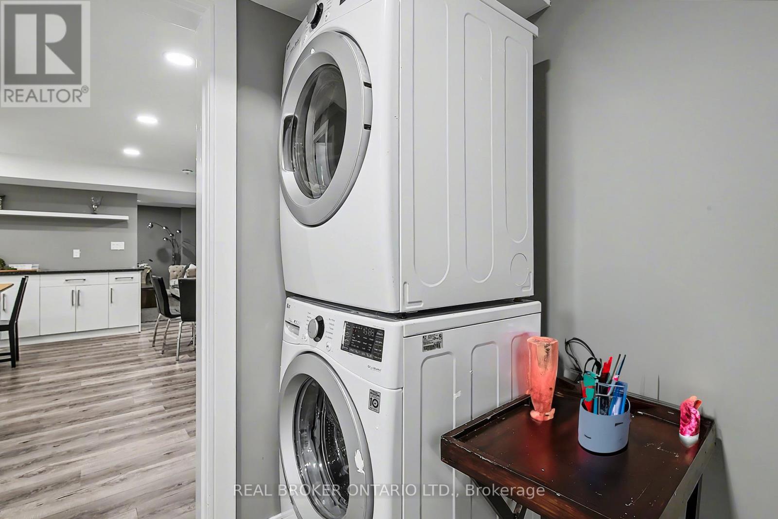 219 Walker Street, Cambridge, ON - Indoor Photo Showing Laundry Room