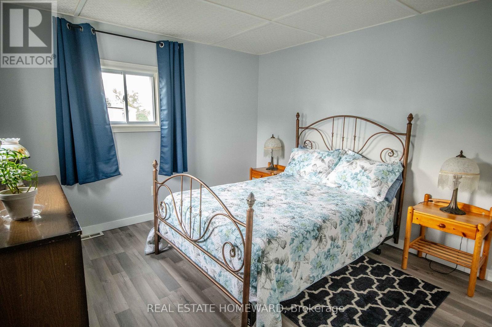 36B - 2244 Heritage Line, Otonabee-South Monaghan, ON - Indoor Photo Showing Bedroom