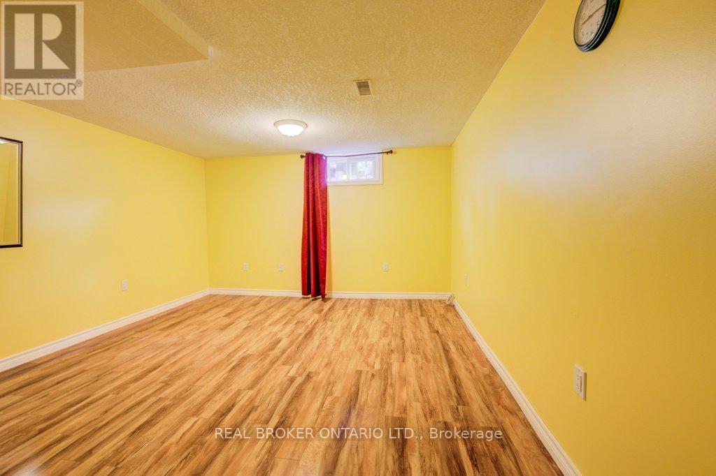 87 Southwood Drive, Cambridge, ON - Indoor Photo Showing Other Room