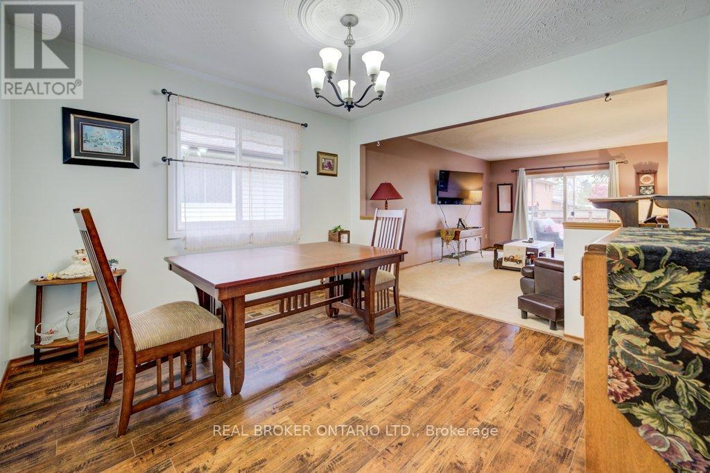 87 Southwood Drive, Cambridge, ON - Indoor Photo Showing Dining Room