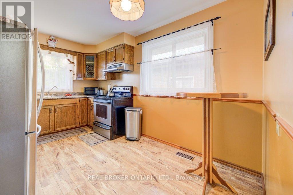 87 Southwood Drive, Cambridge, ON - Indoor Photo Showing Kitchen