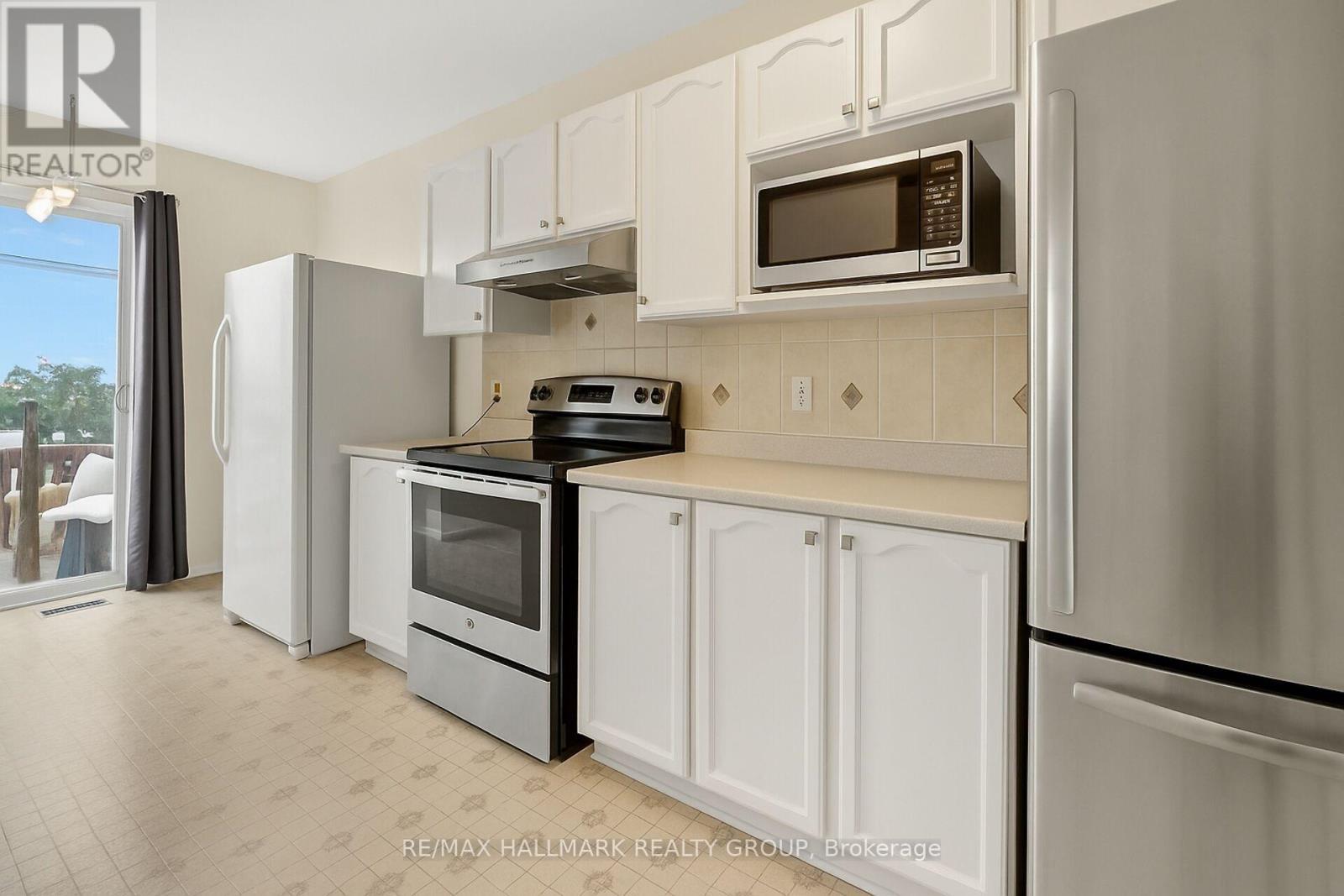 1505 Demeter Street, Ottawa, ON - Indoor Photo Showing Kitchen