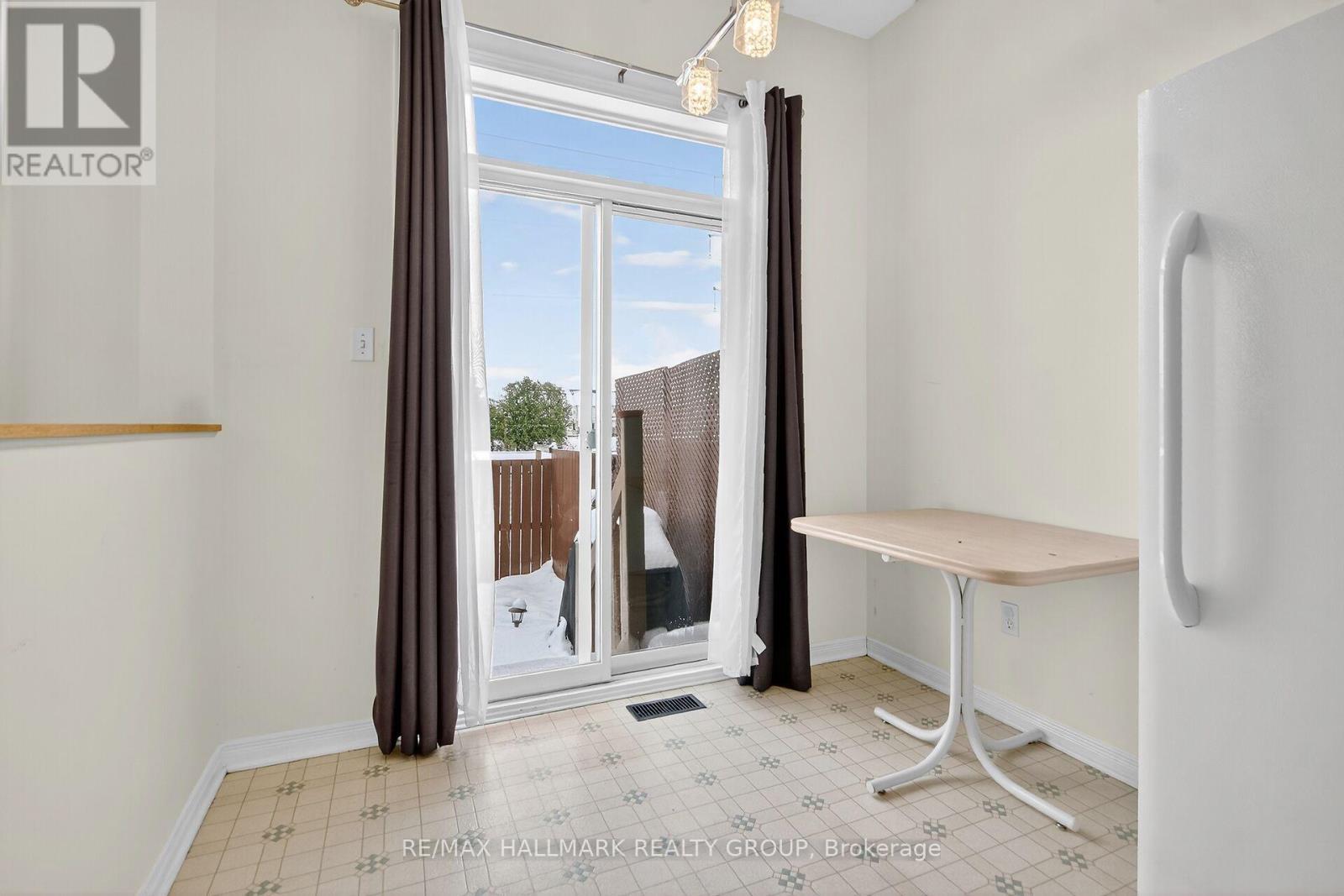 1505 Demeter Street, Ottawa, ON - Indoor Photo Showing Other Room