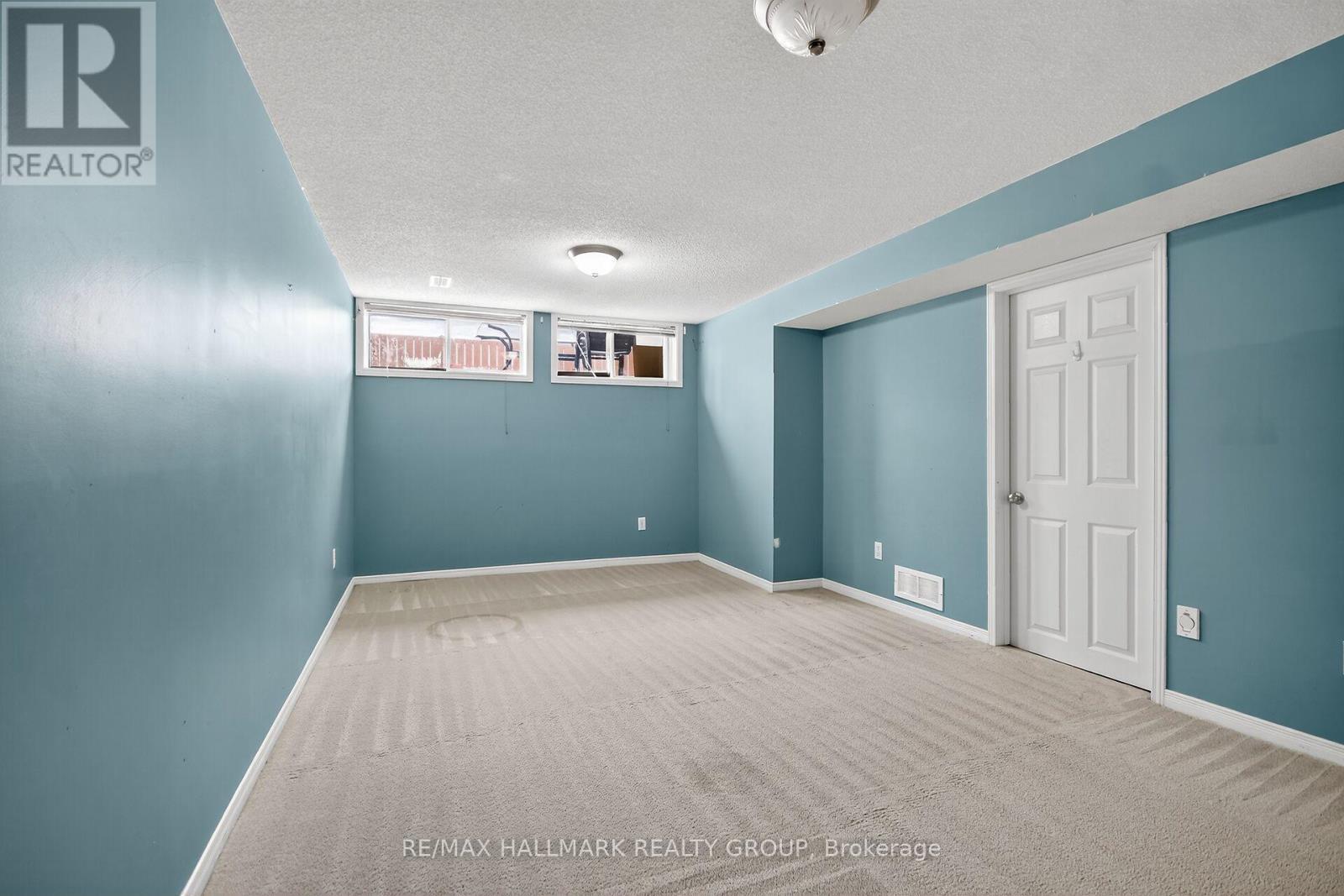 1505 Demeter Street, Ottawa, ON - Indoor Photo Showing Other Room