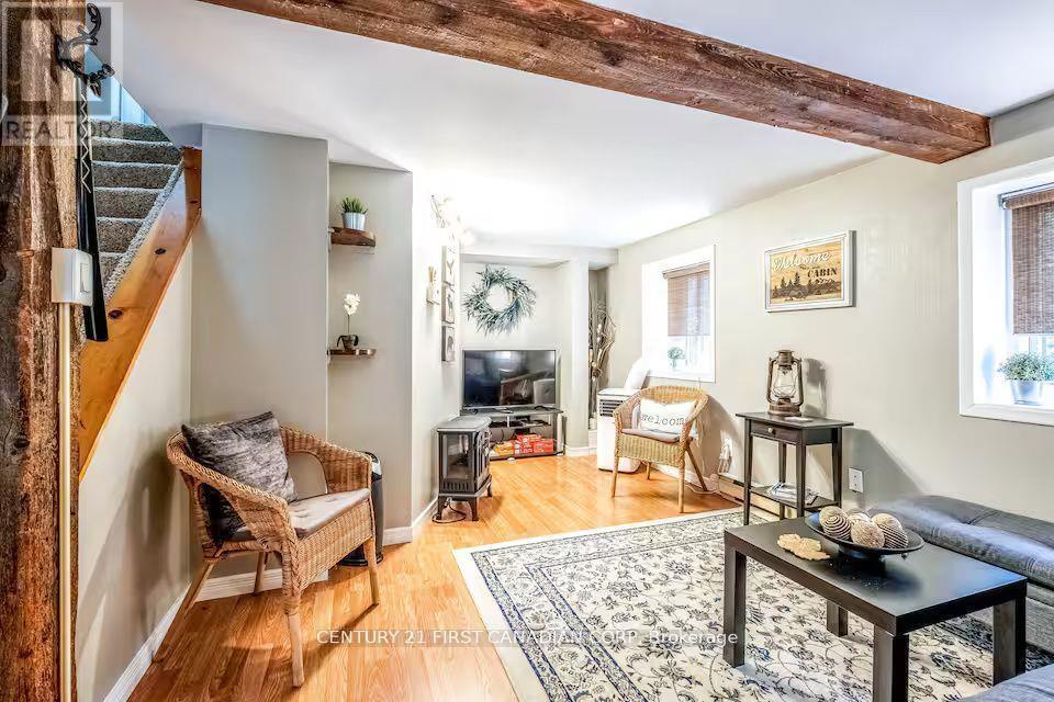 Unit A - 705 Conservation Drive, Waterloo, ON - Indoor Photo Showing Living Room