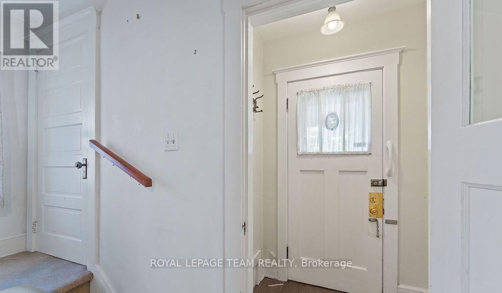 472 Edison Avenue, Ottawa, ON - Indoor Photo Showing Other Room