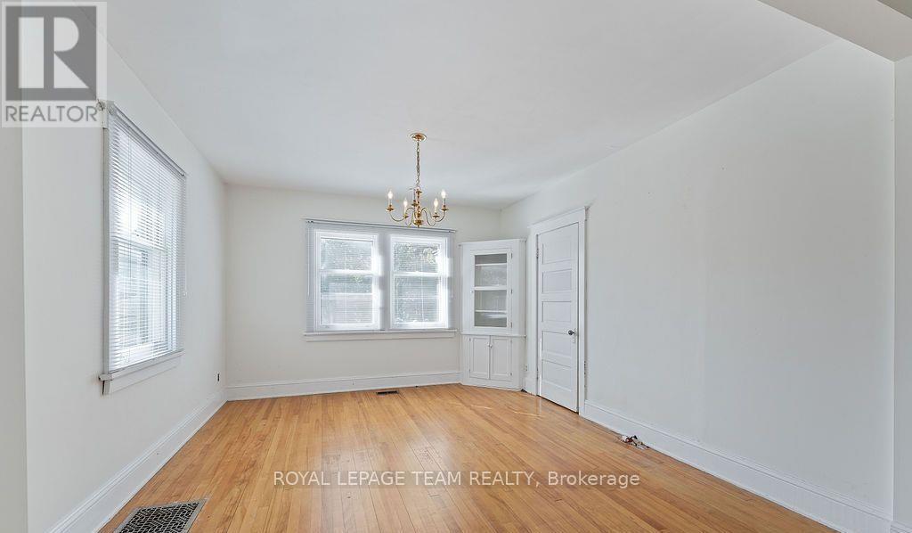 472 Edison Avenue, Ottawa, ON - Indoor Photo Showing Other Room