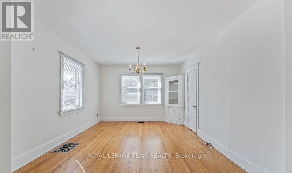 472 Edison Avenue, Ottawa, ON - Indoor Photo Showing Other Room