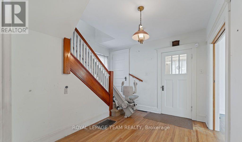 472 Edison Avenue, Ottawa, ON - Indoor Photo Showing Other Room