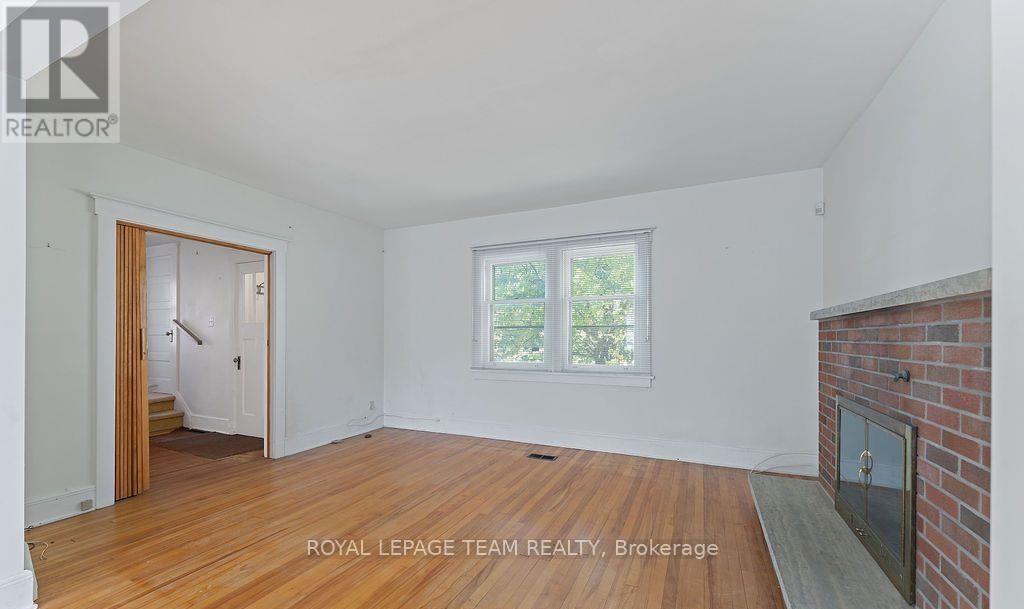 472 Edison Avenue, Ottawa, ON - Indoor Photo Showing Other Room With Fireplace