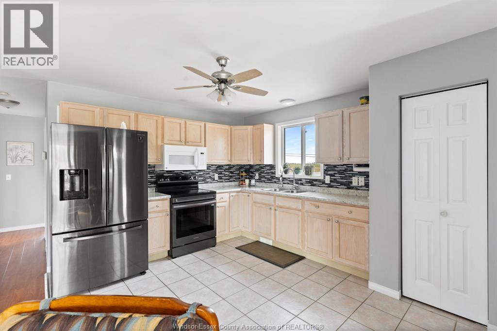 149 Bellcreft Drive, Colchester, ON - Indoor Photo Showing Kitchen With Double Sink