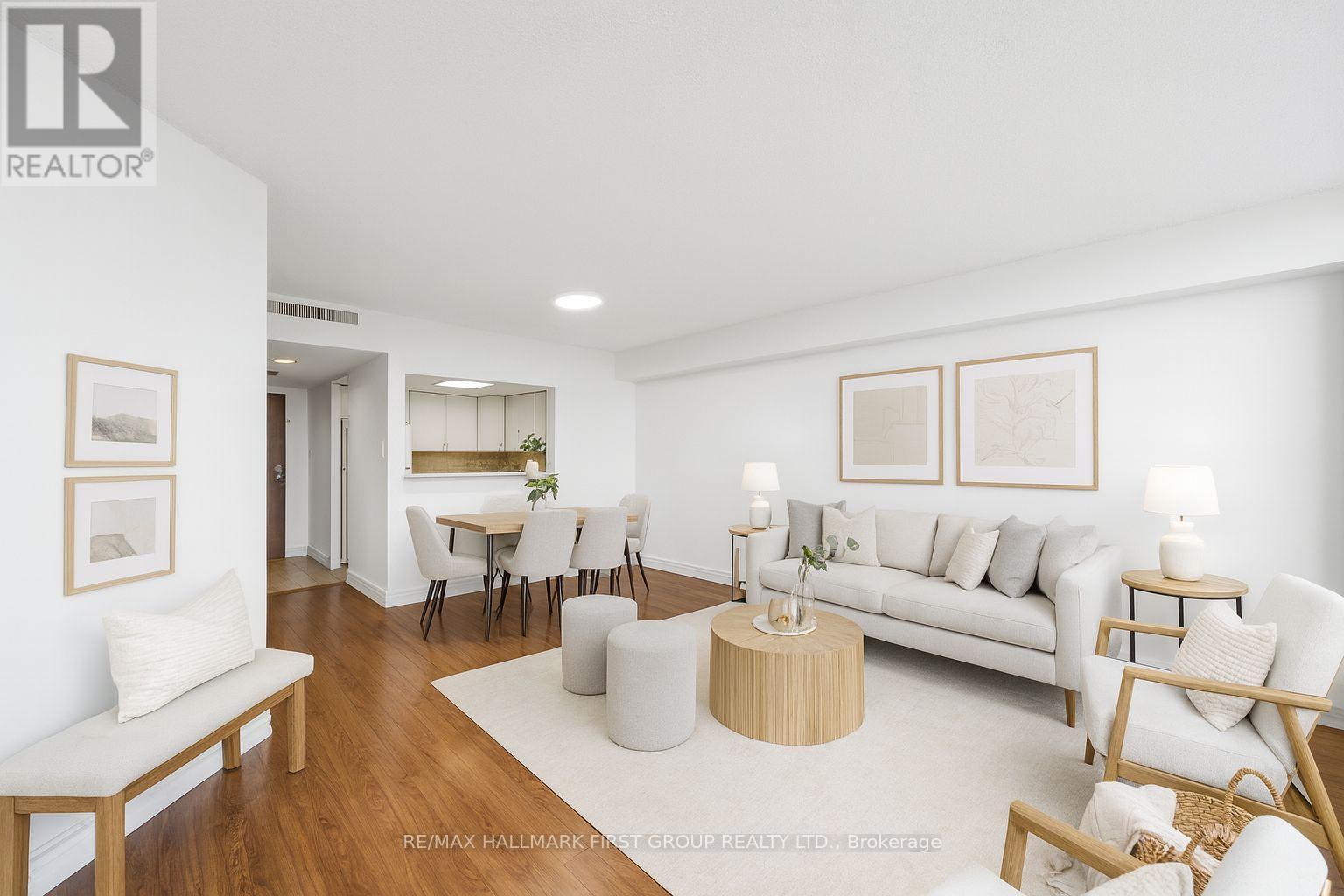 908 - 150 Alton Towers Circle, Toronto (Milliken), ON - Indoor Photo Showing Living Room