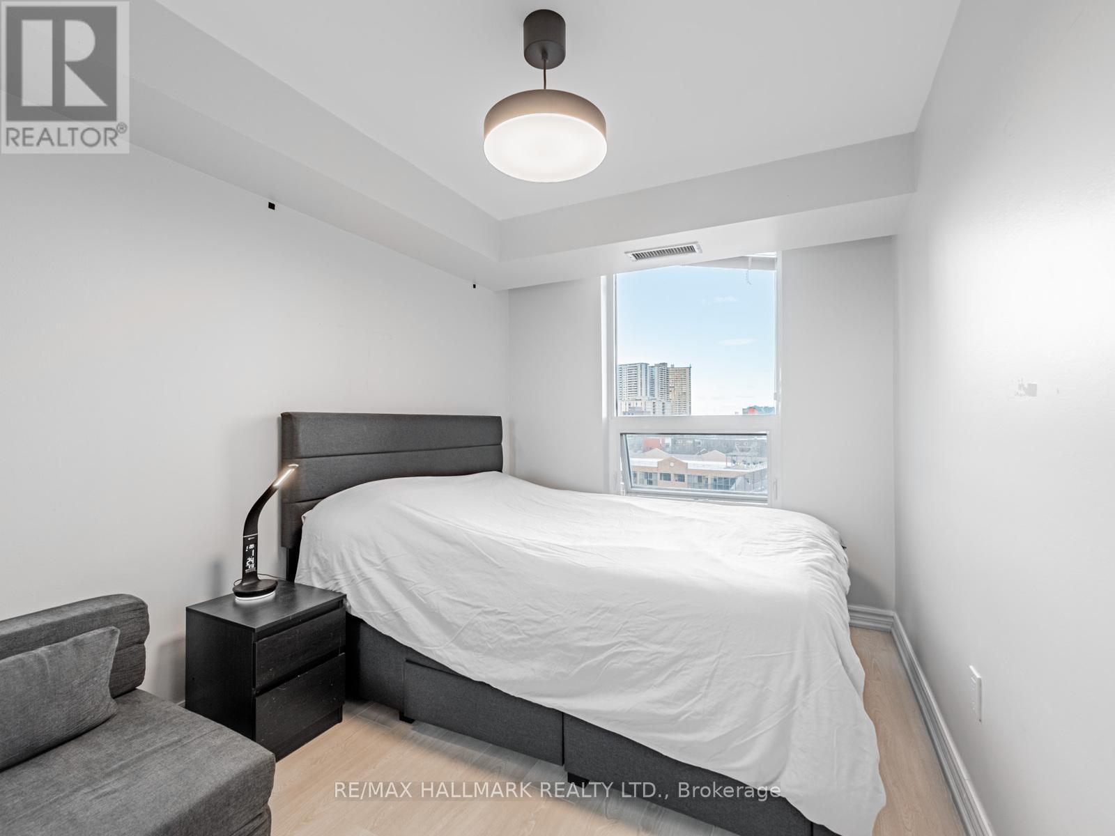 902 - 77 Maitland Place, Toronto, ON - Indoor Photo Showing Bedroom