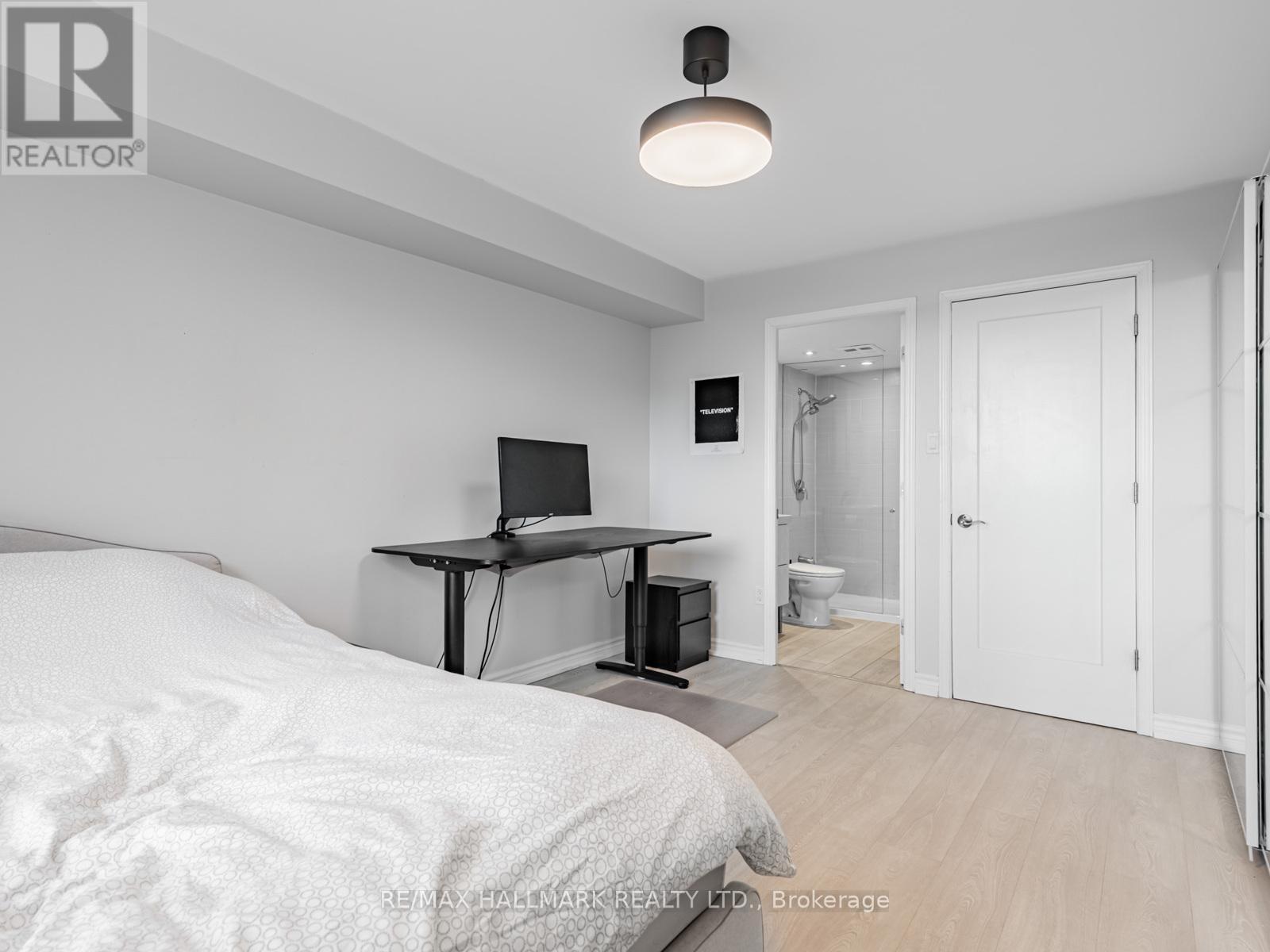 902 - 77 Maitland Place, Toronto, ON - Indoor Photo Showing Bedroom