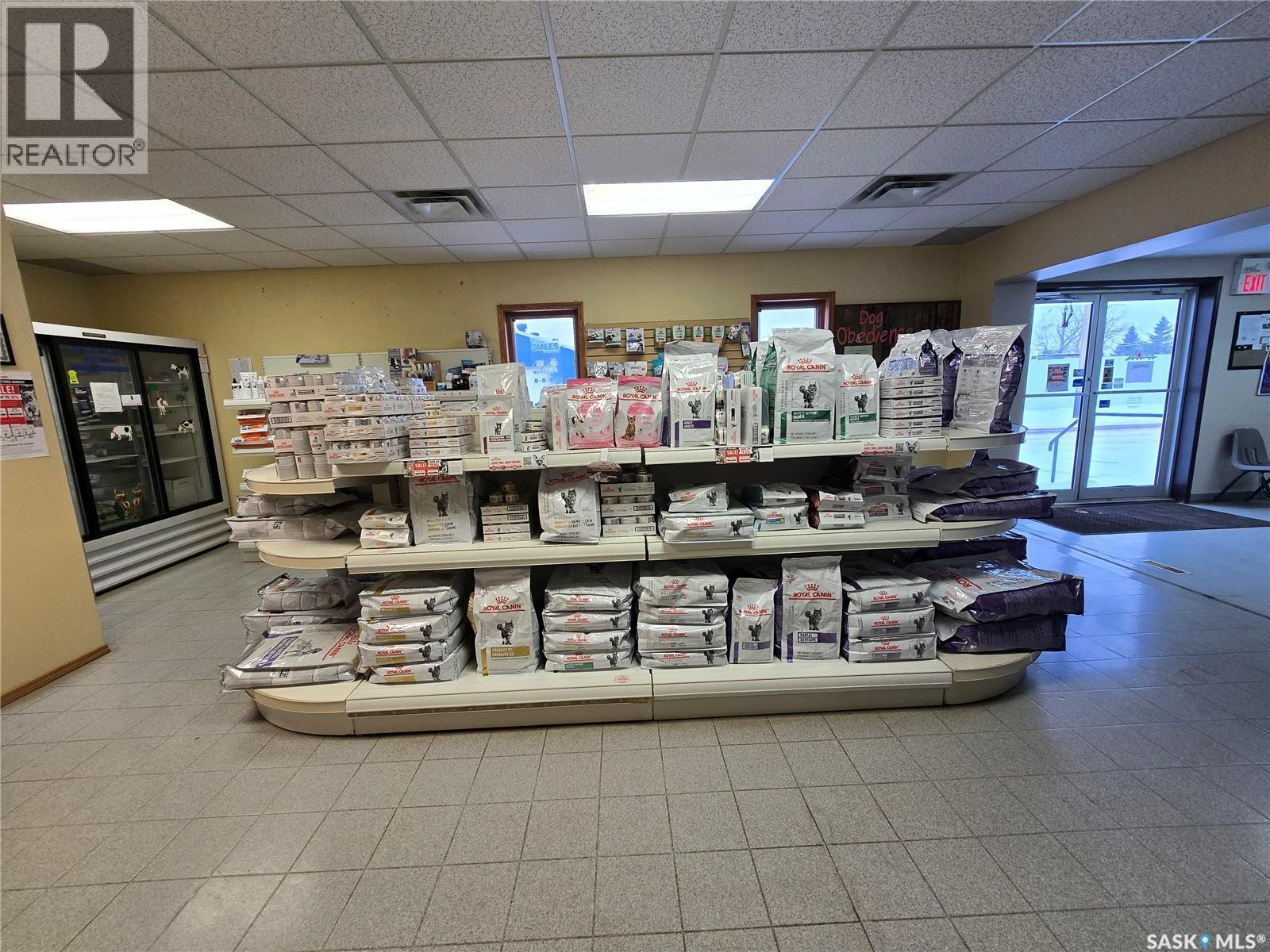 416 7Th Avenue Nw, Weyburn, SK