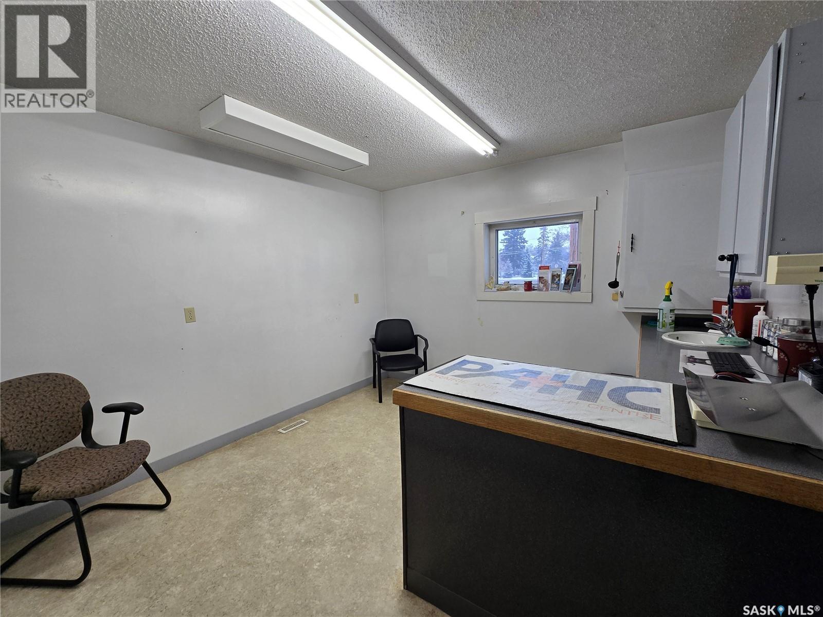 416 7Th Avenue Nw, Weyburn, SK