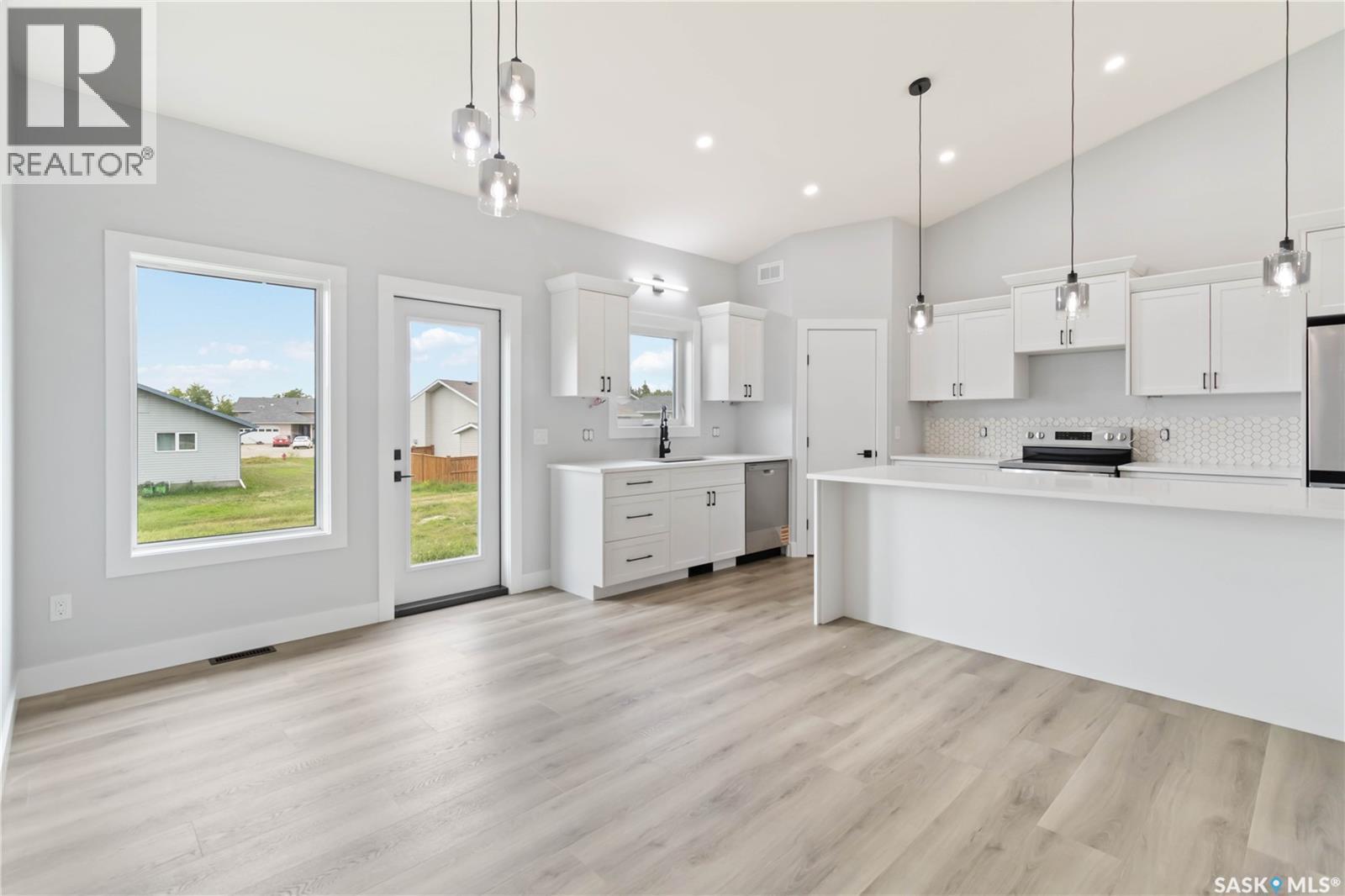 208 2Nd Street S, Waldheim, SK - Indoor Photo Showing Kitchen With Upgraded Kitchen