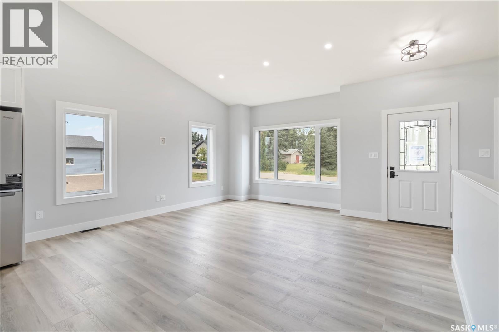 208 2Nd Street S, Waldheim, SK - Indoor