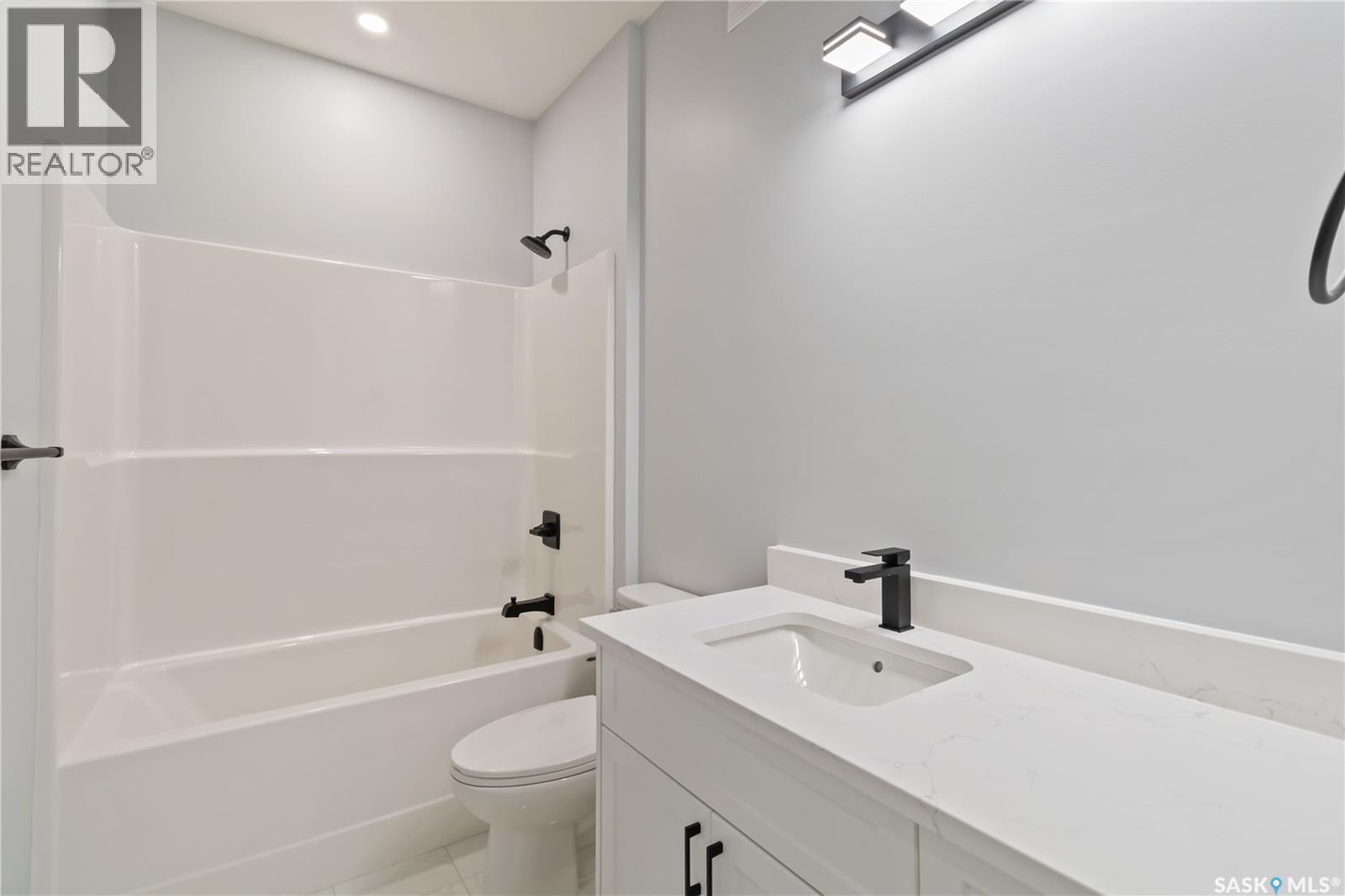 208 2Nd Street S, Waldheim, SK - Indoor Photo Showing Bathroom