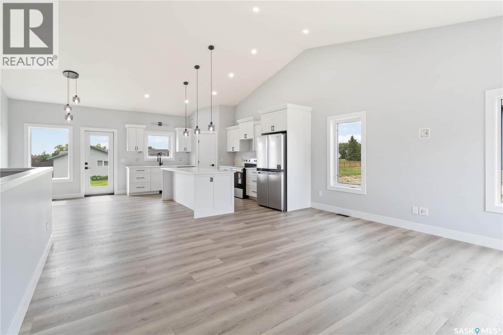 208 2Nd Street S, Waldheim, SK - Indoor