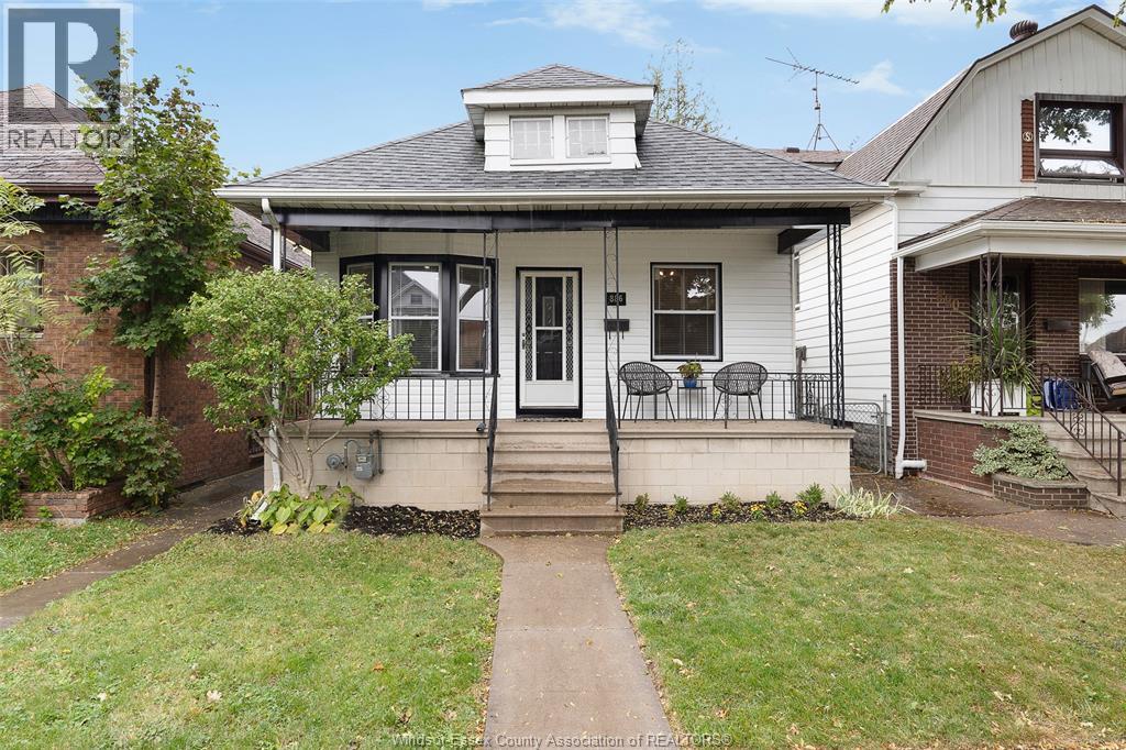 886 Gladstone Avenue, Windsor, ON - Outdoor With Deck Patio Veranda