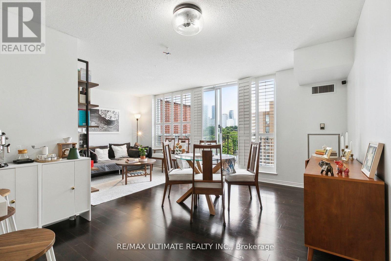 Ph14 - 300 Balliol Street, Toronto, ON - Indoor Photo Showing Living Room