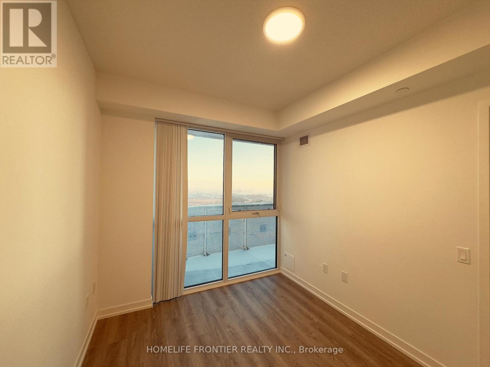 3510 - 8 Interchange Way S, Vaughan, ON - Indoor Photo Showing Other Room