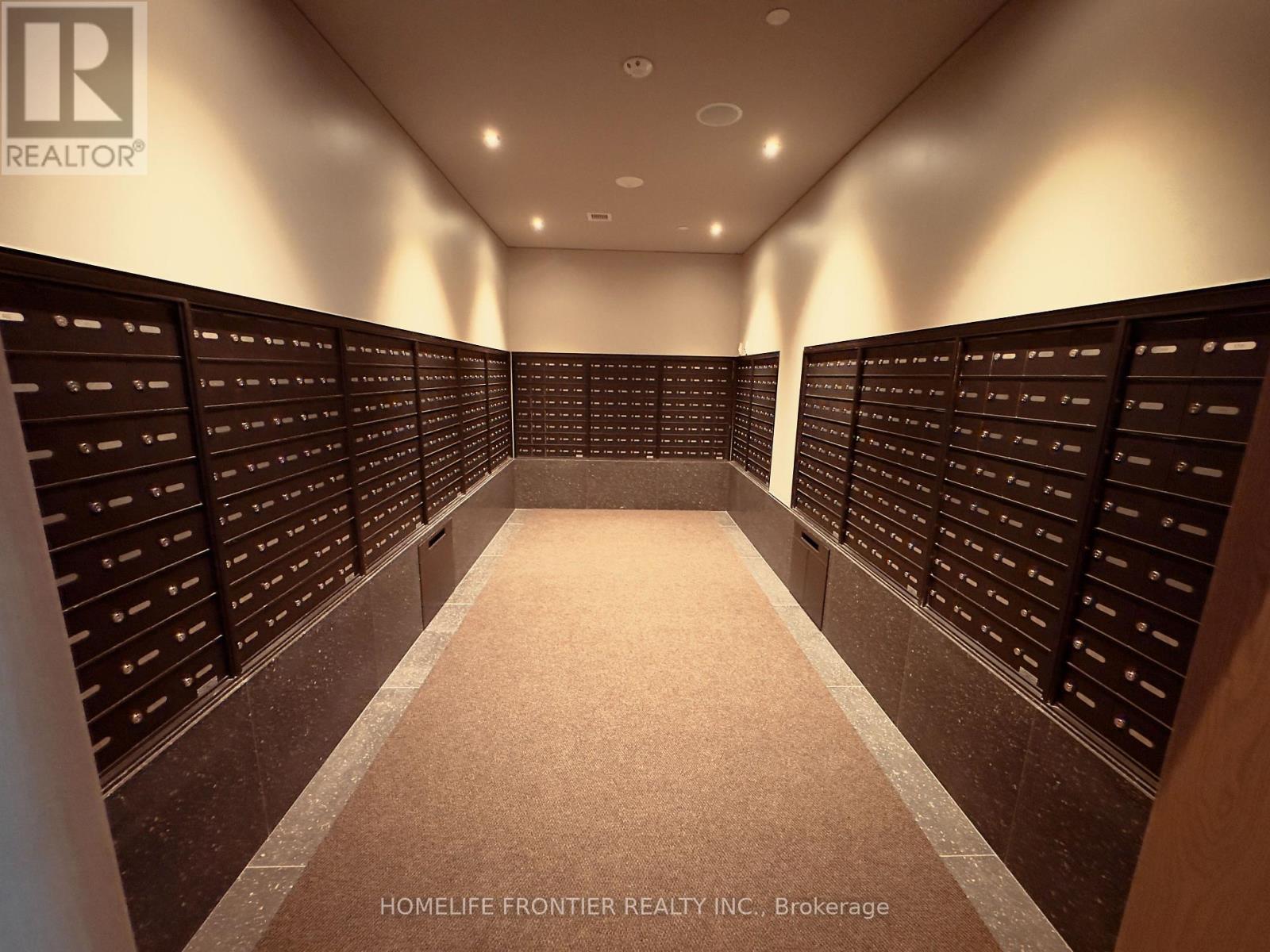 3510 - 8 Interchange Way S, Vaughan, ON - Indoor Photo Showing Other Room