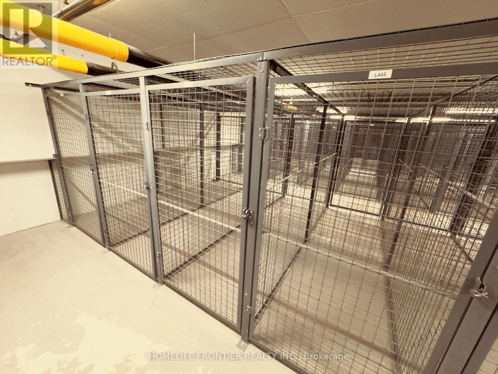 3510 - 8 Interchange Way S, Vaughan, ON - Indoor With Storage