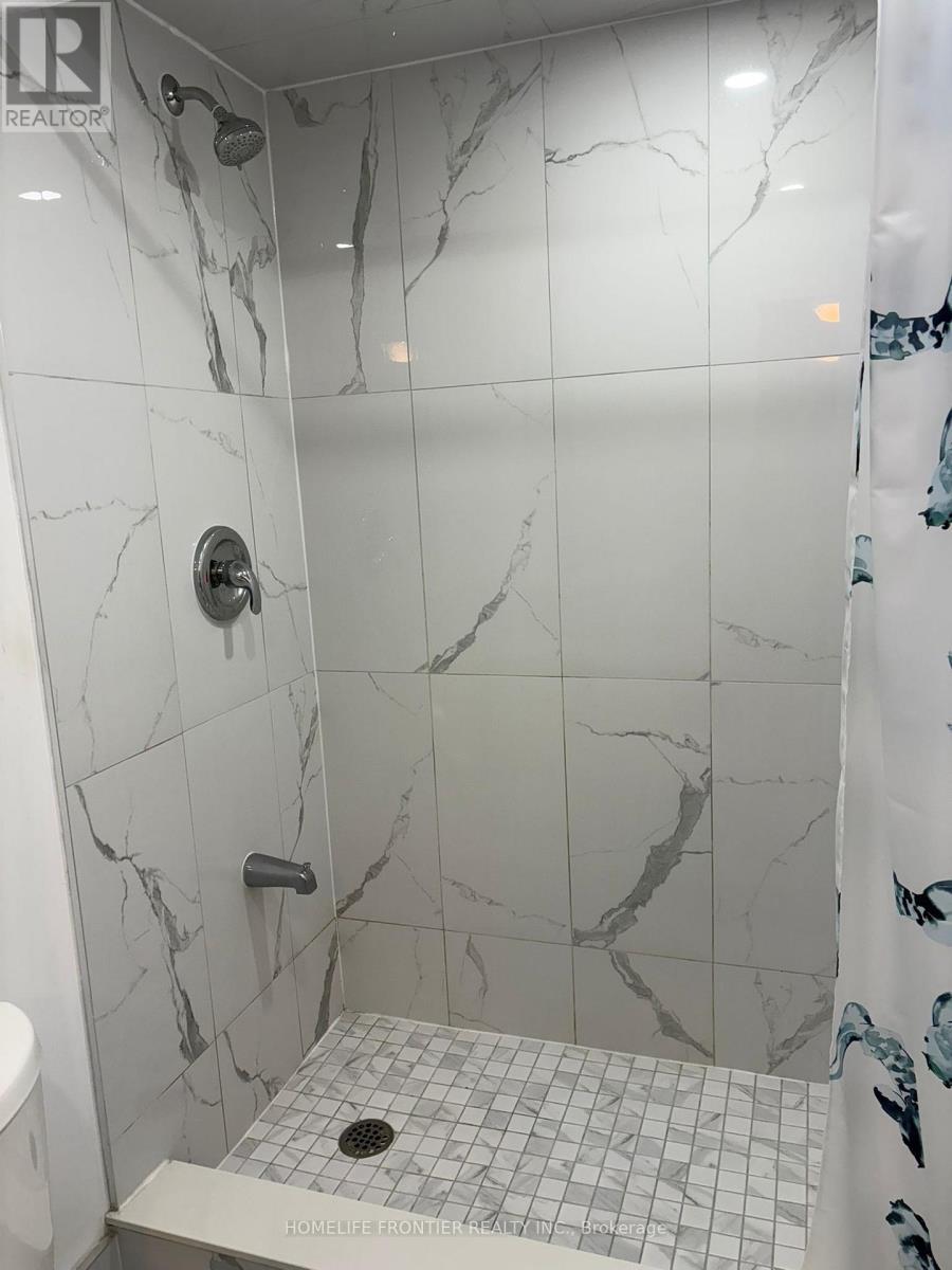 106 Casabel Drive W, Vaughan, ON - Indoor Photo Showing Bathroom