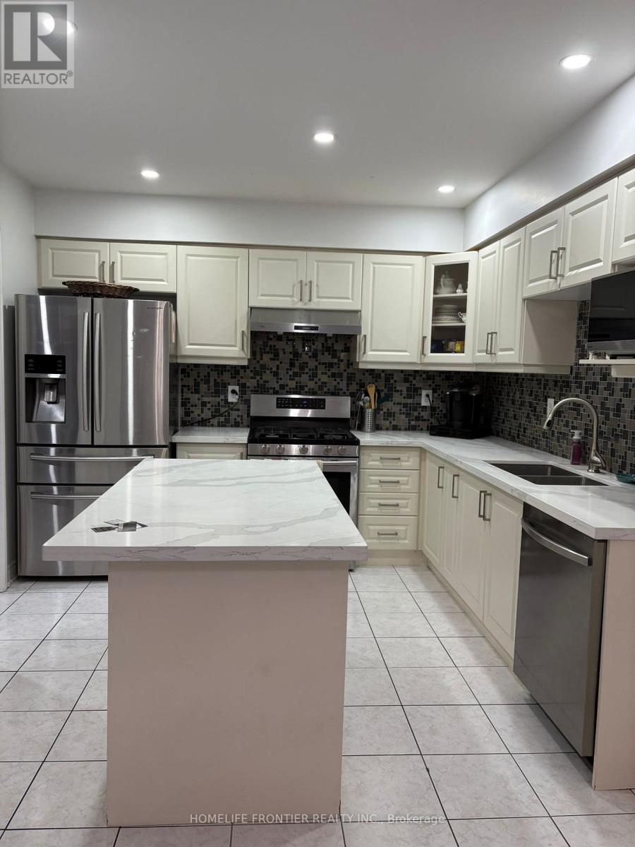 106 Casabel Drive W, Vaughan, ON - Indoor Photo Showing Kitchen