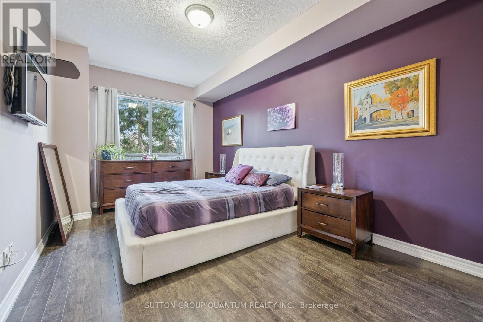 213 - 8 Maison Parc Court, Vaughan, ON - Indoor Photo Showing Bedroom