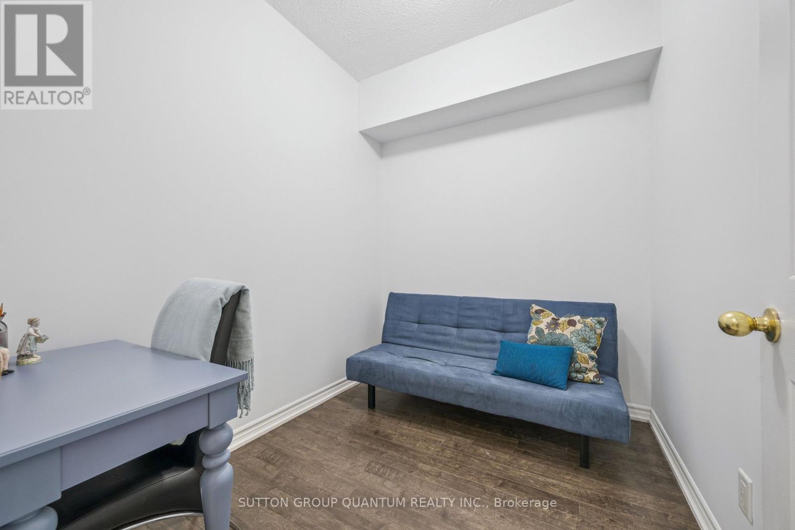 213 - 8 Maison Parc Court, Vaughan, ON - Indoor