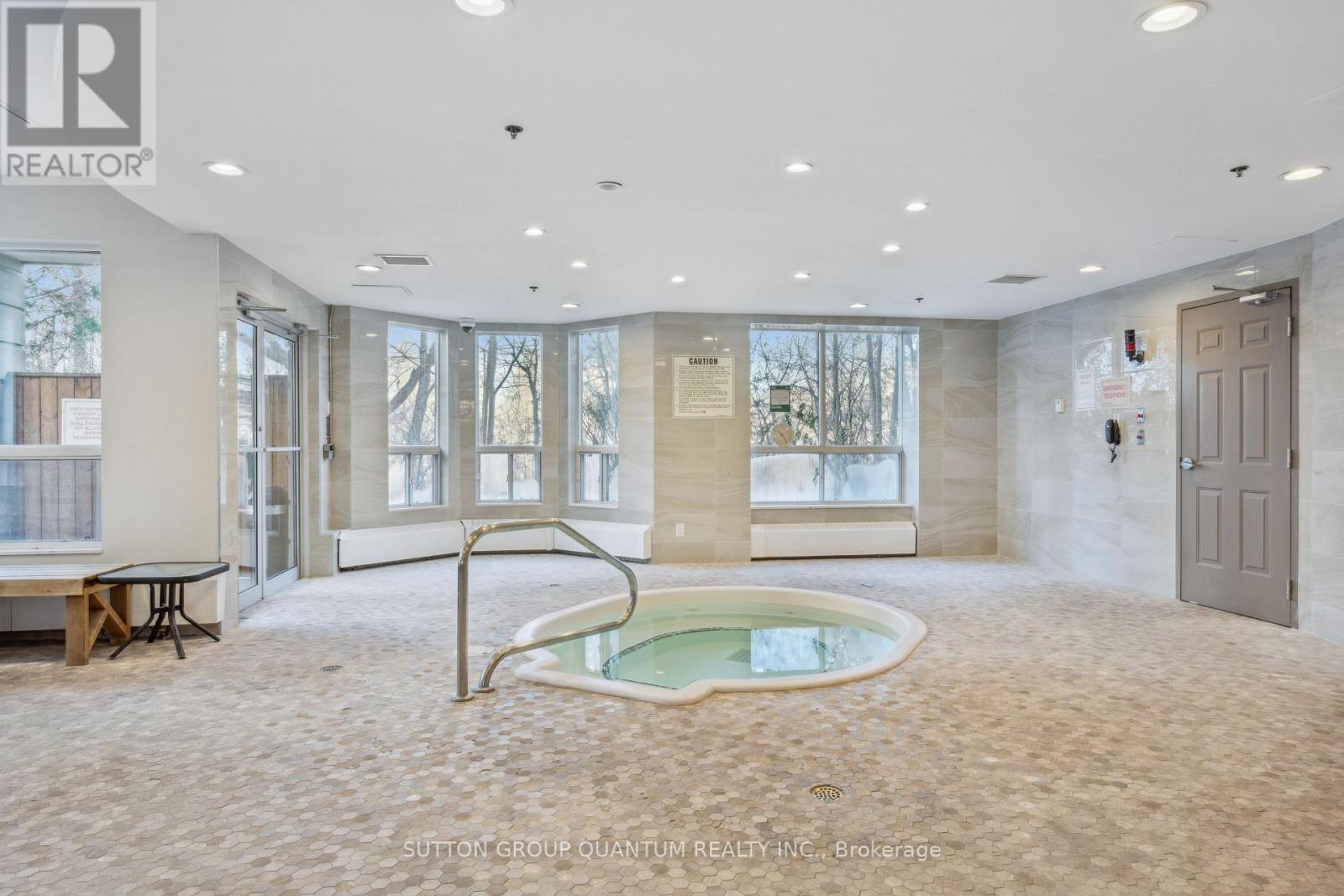 213 - 8 Maison Parc Court, Vaughan, ON - Indoor Photo Showing Other Room