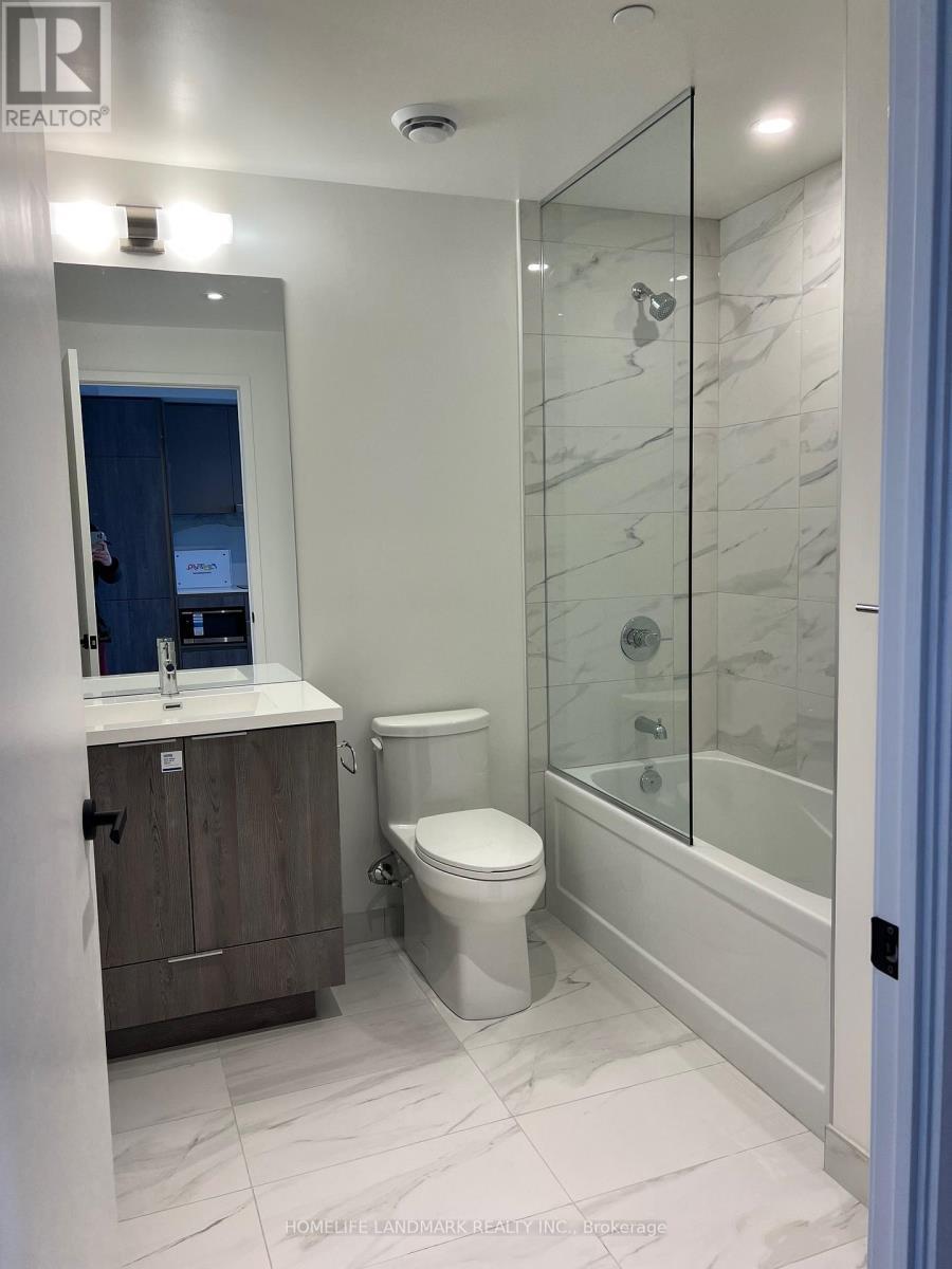 3508 - 8 Interchange Way, Vaughan, ON - Indoor Photo Showing Bathroom