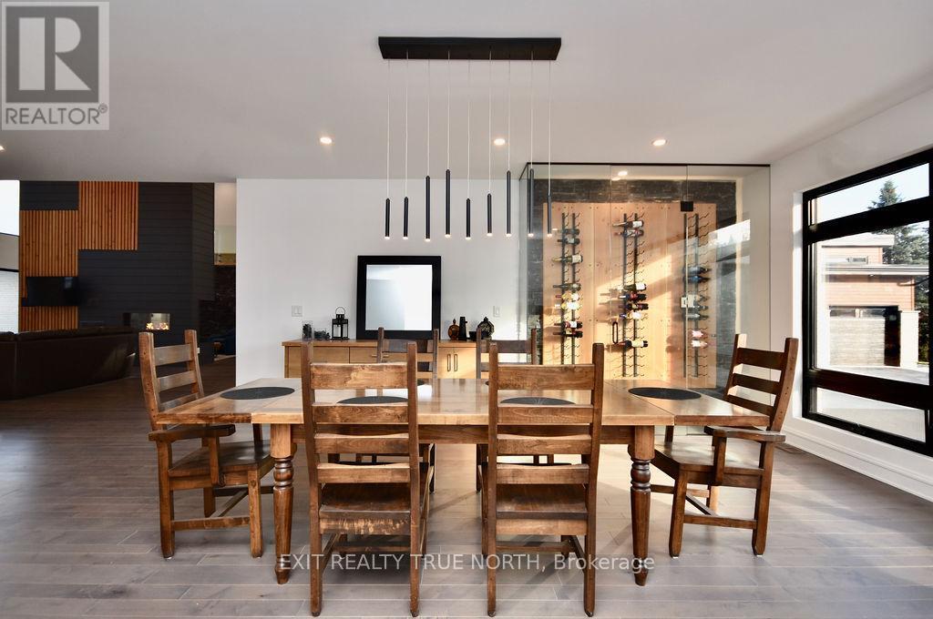 57 Glenhuron Drive, Springwater, ON - Indoor Photo Showing Dining Room