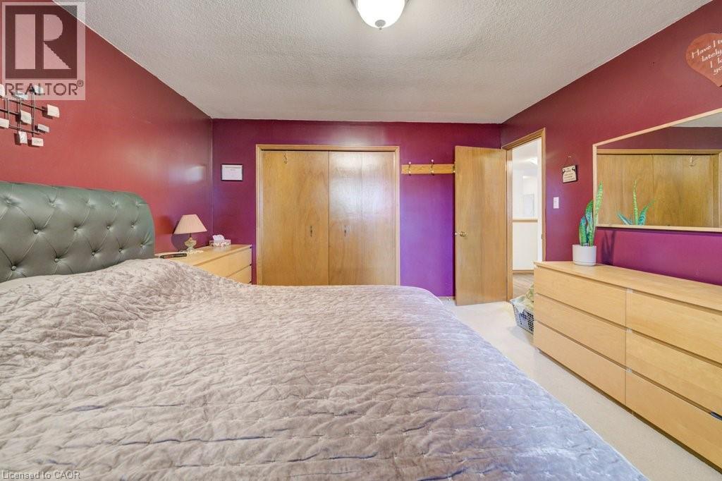 87 Southwood Drive, Cambridge, ON - Indoor Photo Showing Bedroom