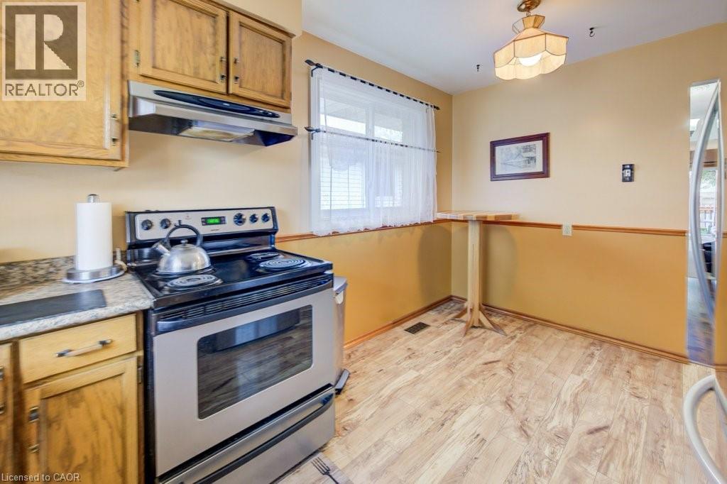 87 Southwood Drive, Cambridge, ON - Indoor Photo Showing Kitchen