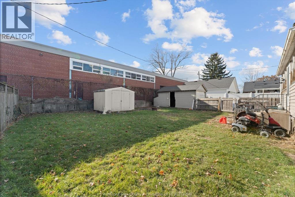 77 Maple Avenue, Amherstburg, ON - Outdoor