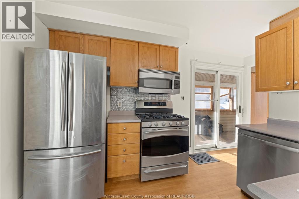 77 Maple Avenue, Amherstburg, ON - Indoor Photo Showing Kitchen