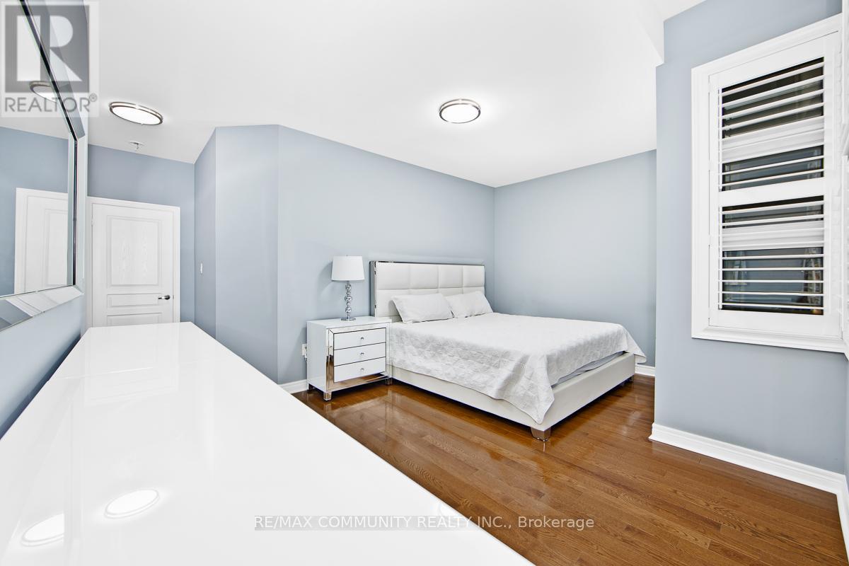 7 Seager Street, Richmond Hill, ON - Indoor Photo Showing Bedroom
