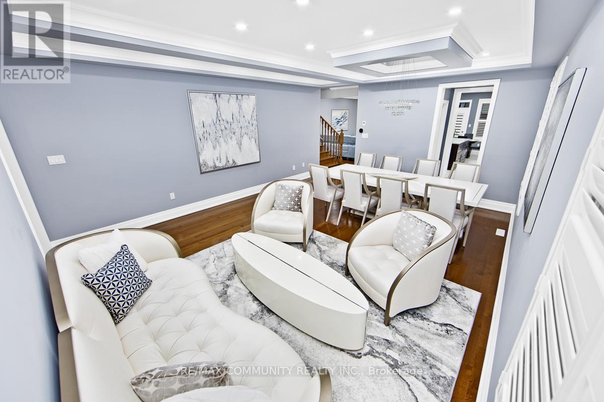 7 Seager Street, Richmond Hill, ON - Indoor