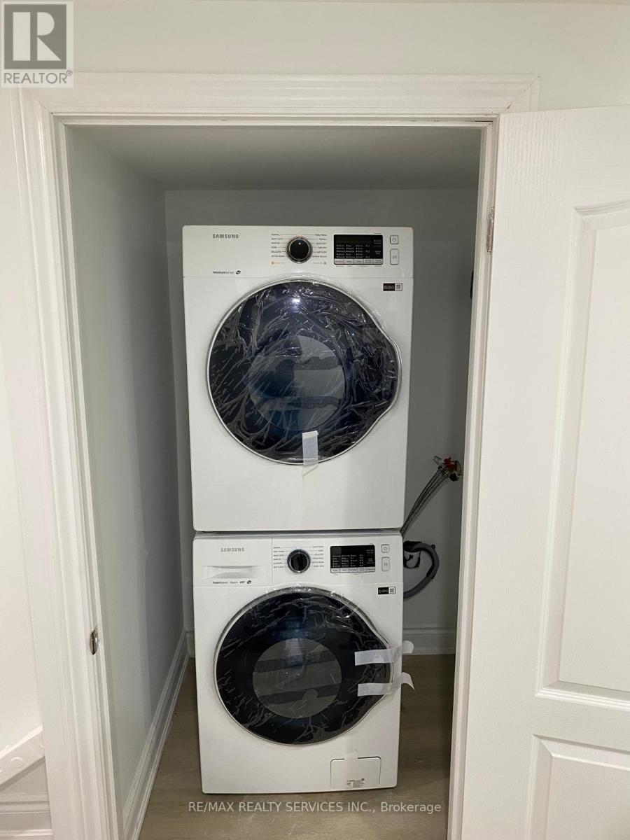 76 Boathouse Road W, Brampton, ON - Indoor Photo Showing Laundry Room