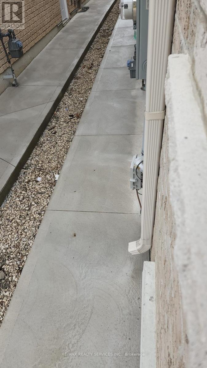 76 Boathouse Road W, Brampton, ON - Outdoor