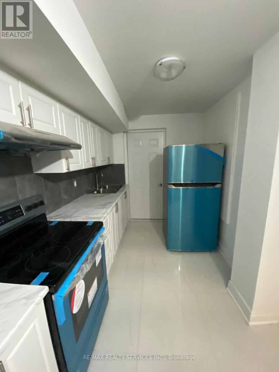 76 Boathouse Road W, Brampton, ON - Indoor Photo Showing Kitchen