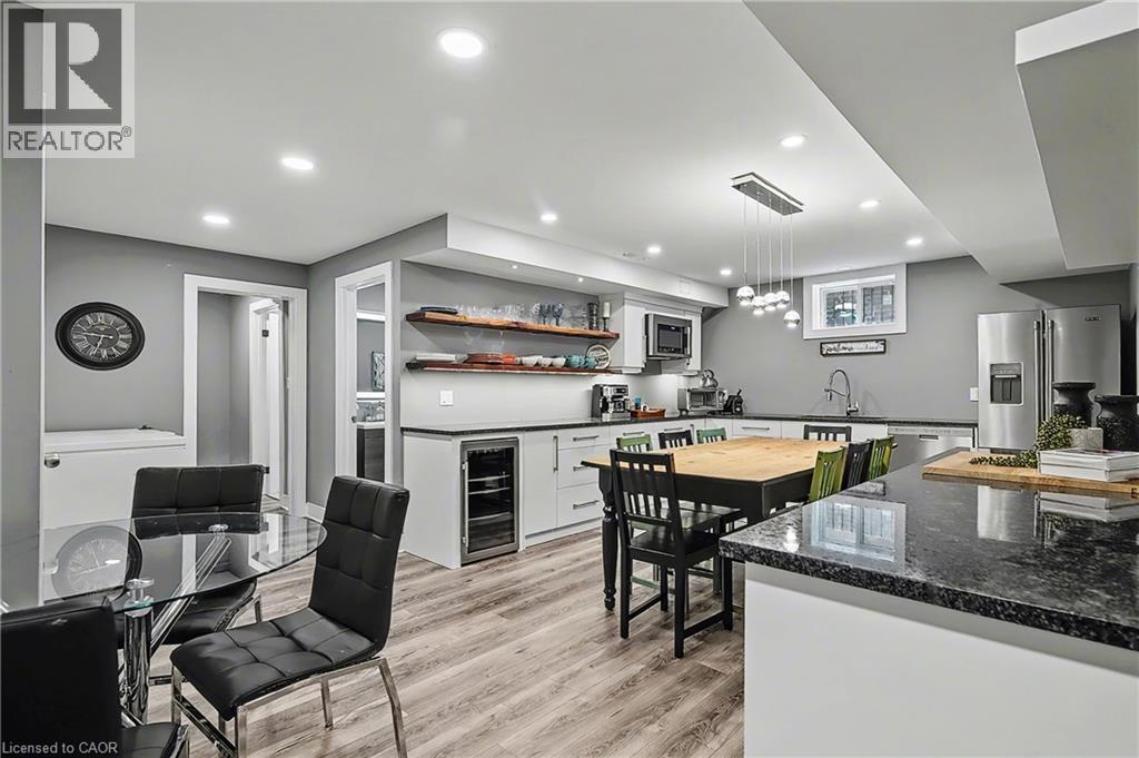 219 Walker Street, Cambridge, ON - Indoor Photo Showing Dining Room