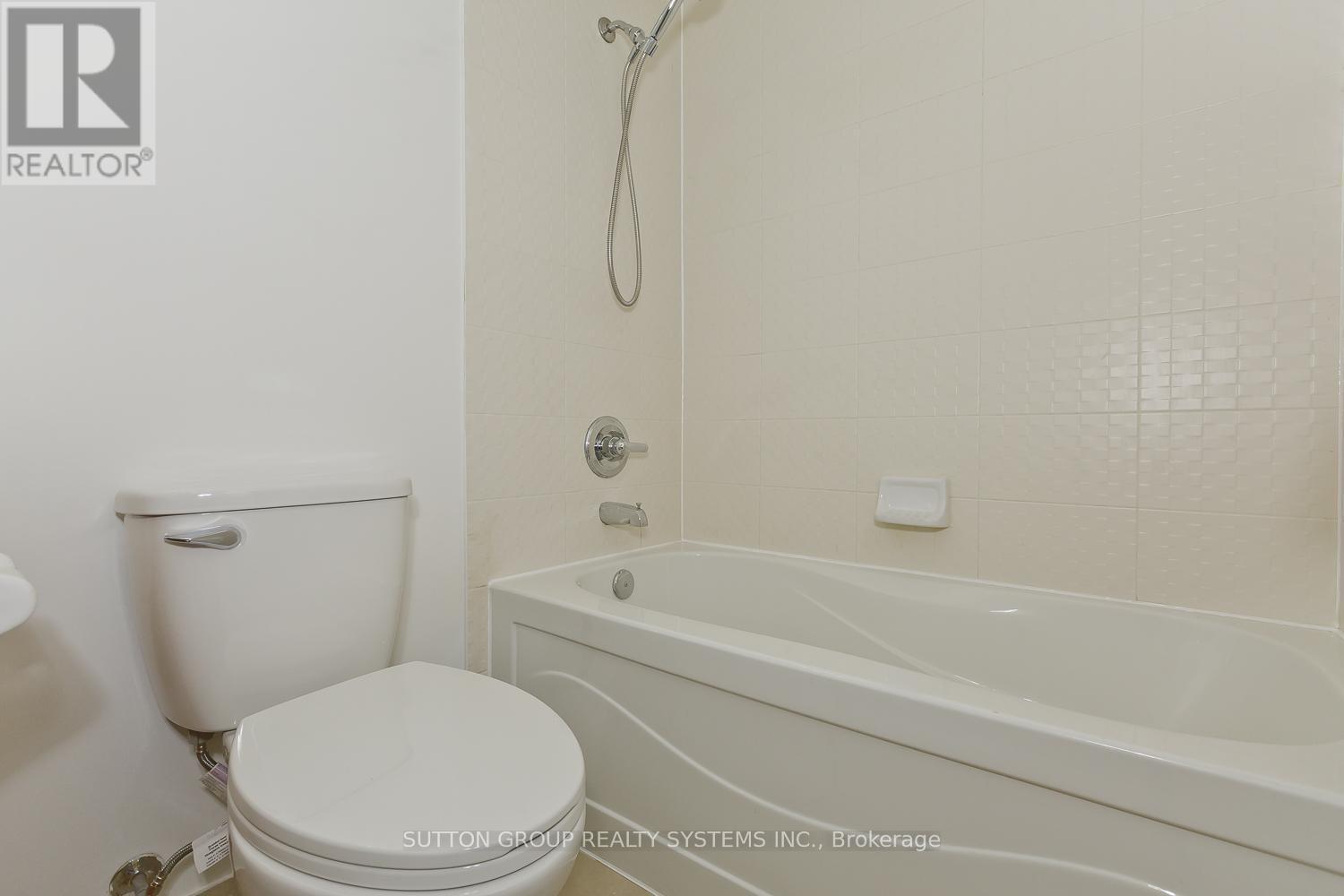 1605 - 330 Burnhamthorpe Road W, Mississauga, ON - Indoor Photo Showing Bathroom