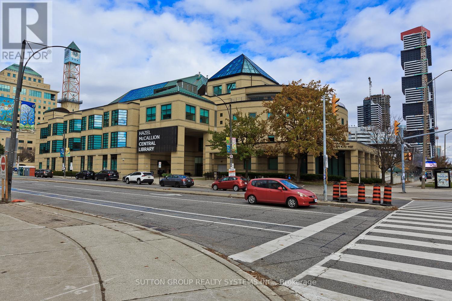 1605 - 330 Burnhamthorpe Road W, Mississauga, ON - Outdoor With Facade